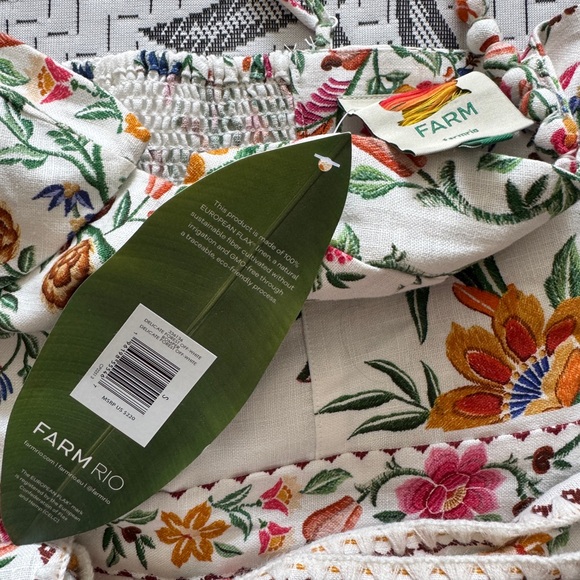 FARM Rio Multicolor Floral Embroidered Garment - Picture 8 of 8